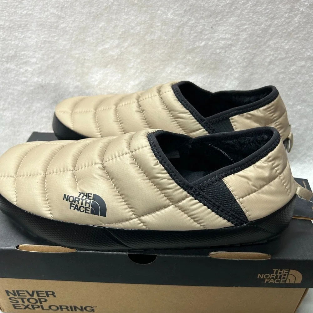 The North Face Mens Size 9 Beige Thermoball Traction Mule Slip On Shoes
